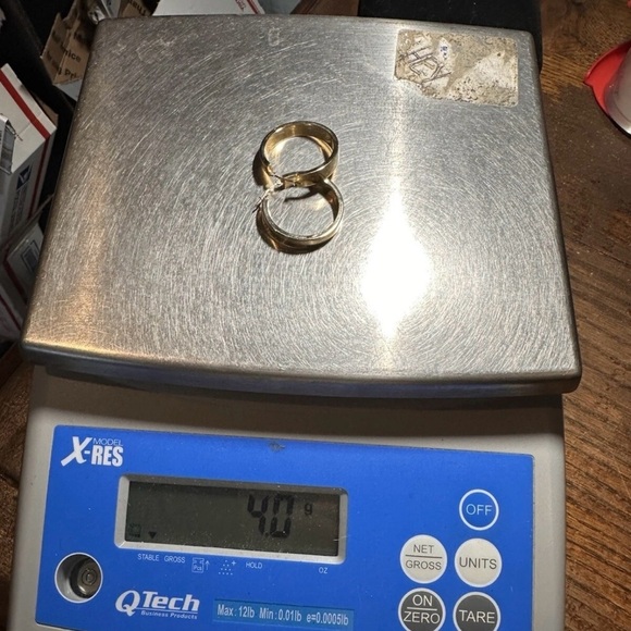 10 Karat Yellow Gold Hoops Earrings - Picture 7 of 13